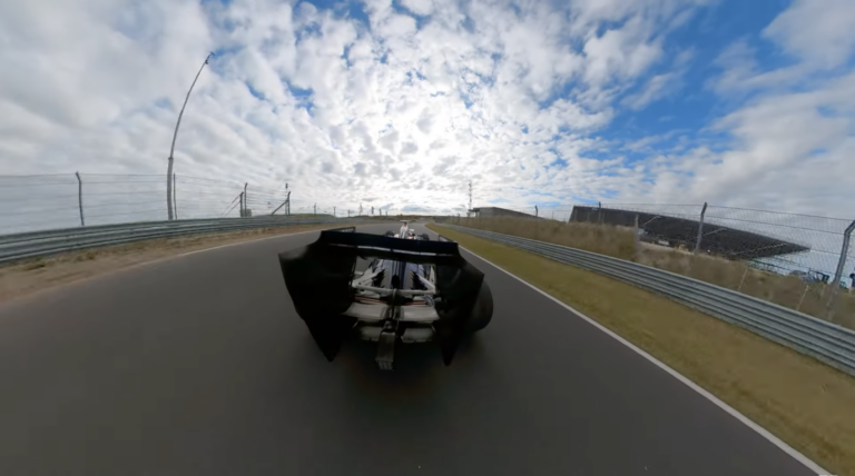 Nem mindennapi felvétel: ilyen kamerából még biztos nem látott F1-es autót száguldani (videó)