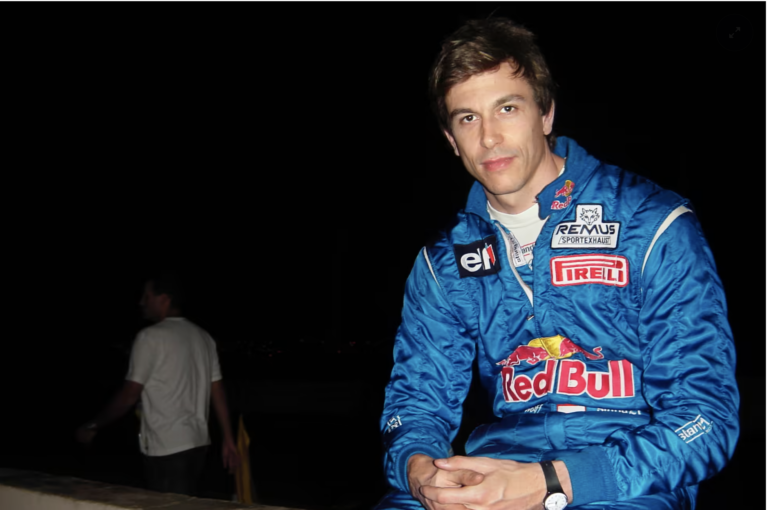 Toto Wolff: Pilótaként büszkén viseltem a Red Bull színeit
