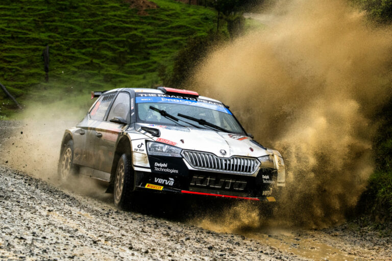 Kajto törött kormánnyal lett második 