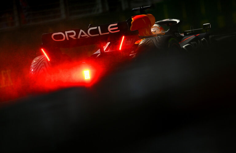 Hiába várta a világ, az FIA nem árulta el, hogy szabályt szegett-e a Red Bull