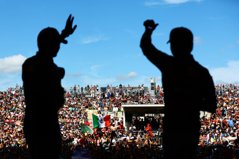 „Csalók, csalók!” – skandálták a szurkolók Verstappenéknek az USA Nagydíjon (videó)