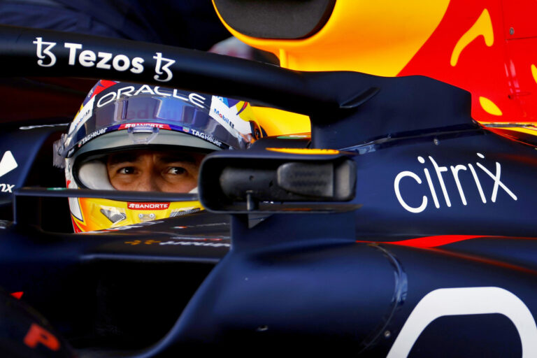 A hazai hős vakon „ment végig” a mexikói F1-es pályán (videó)