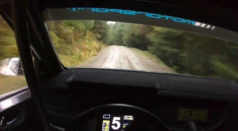 Brutális belső: Ezt látja Solberg 180-nál a walesi erdőben