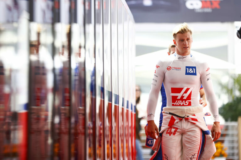 Bernie Ecclestone fájdalmas tanácsot adott Schumachernek