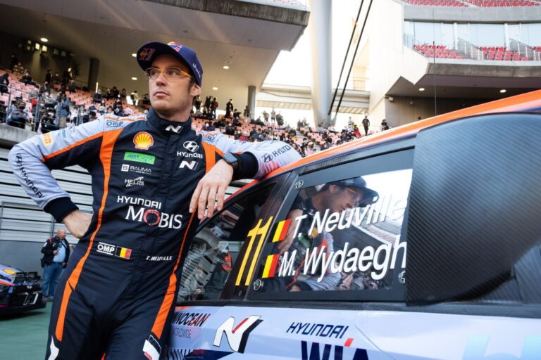 Neuville BMW-vel zárja a szezont 