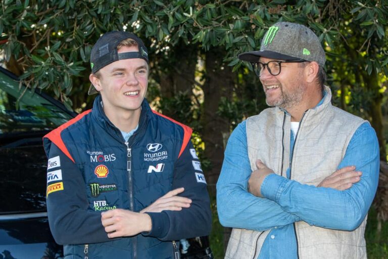 Oliver Solberg összecsap édesapjával és megcélozza a Skandináv Rally győzelmét