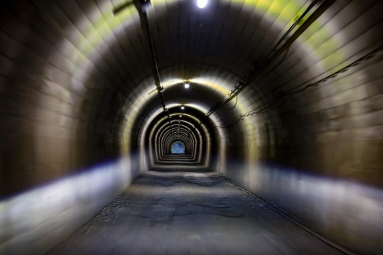 Az alagút, melyben szokatlan veszélyek leselkednek a Japán Rally indulóira 