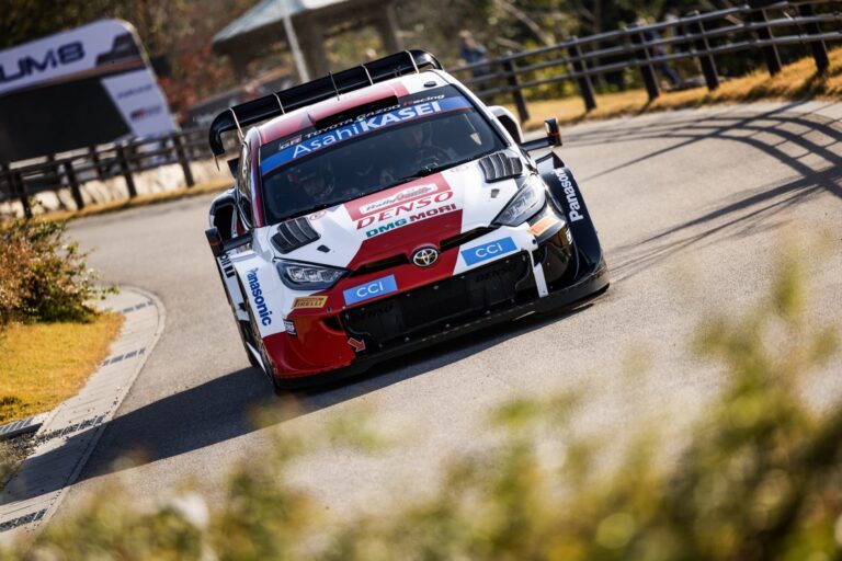 Japán Rally: Evans vezet a drámai első nap után 