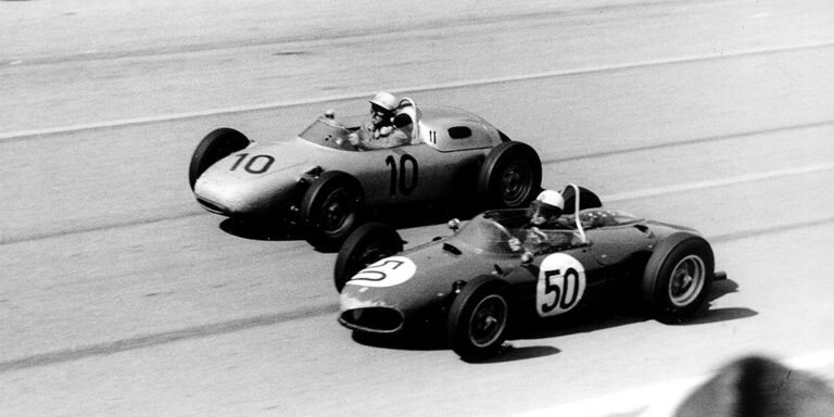 Az ember, aki megnyerte első három F1-es futamát, de a Ferrarinak nem kellett