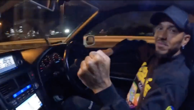 Kiakadt az autókölcsönző az engedély nélkül gumit füstölő Hamiltonra