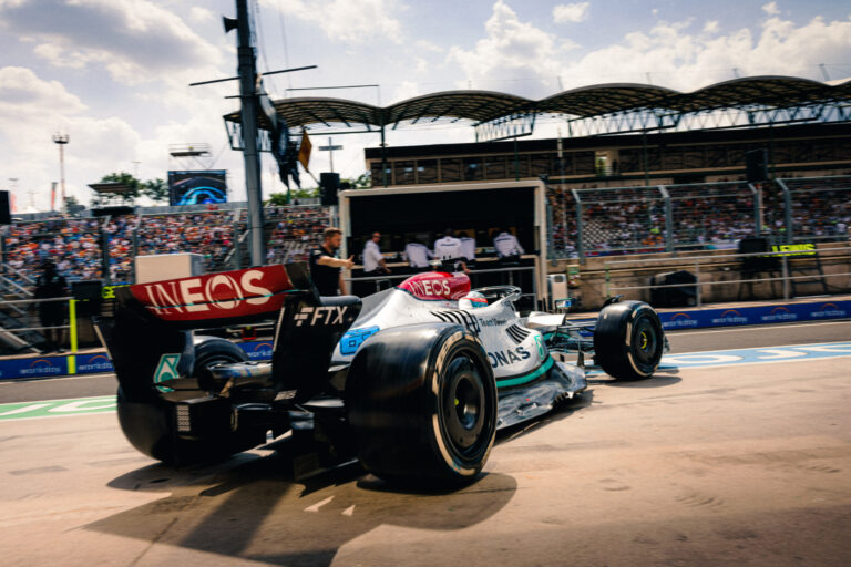Beperelték az F1-es Mercedest, miután 110 évre is elítélhetik egykori szponzoruk vezérét