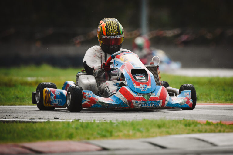 Jégeső is nehezítette Molnár Martin gokartos kategóriaváltását