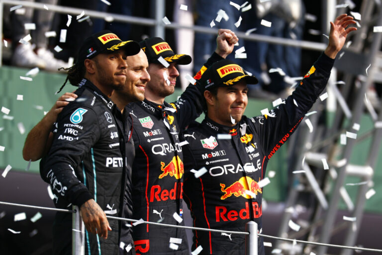 Verstappen és Hamilton is elhallgattatná a gyűlölködő szurkolókat