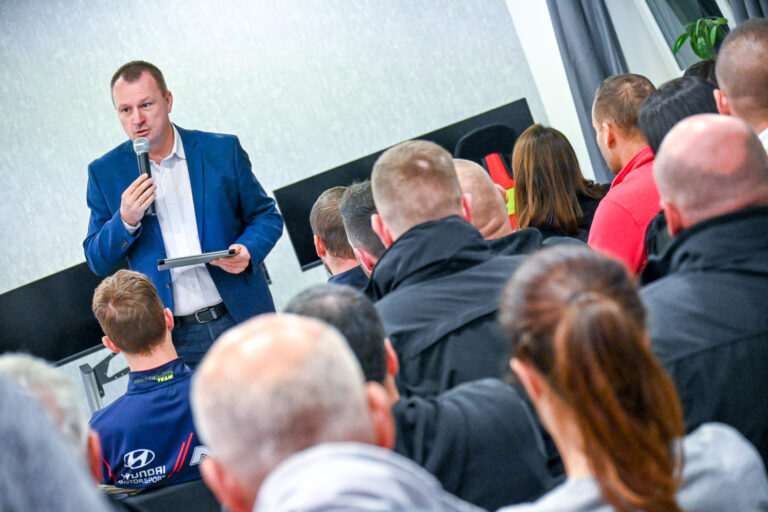 Öt elnökségi taggal és egy alelnökkel indítja az új korszakot Szujó Zoltán