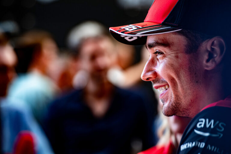 Szomorú magánéleti hírt közölt Charles Leclerc