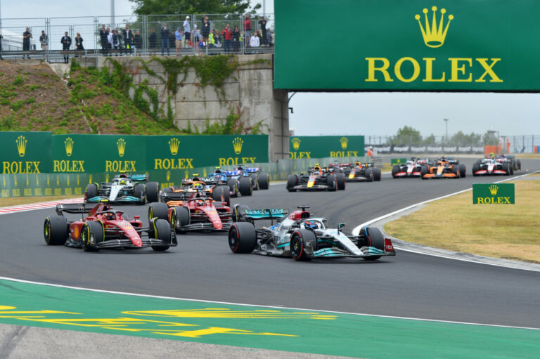 Videojátékos trükkökkel tolhat ki az F1 a versenyben vezető pilótákkal