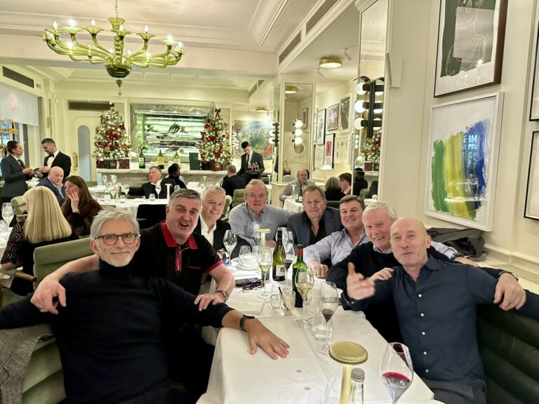 Hamiltonék után a patkányfalka is együtt vacsorázott – íme 577 F1-es futam egy asztalnál