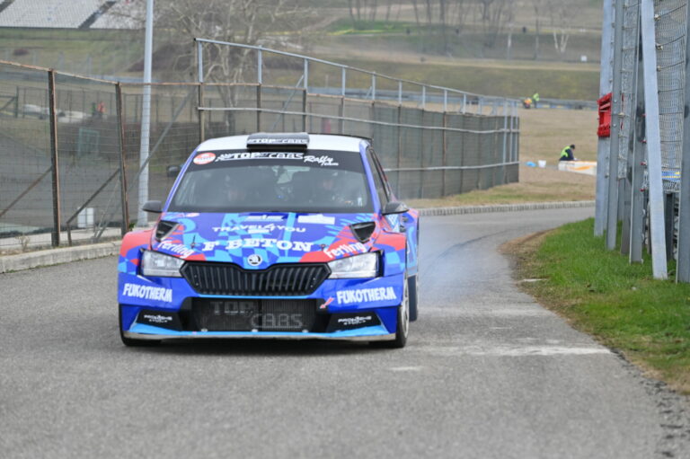 László Martin egy hajszállal nyert, Csomós Mixi dobogón a Szilveszter Rallyn