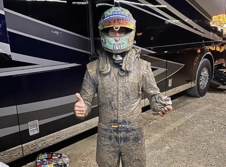 Mick Schumacher nem pihen, dagonyázott egyet nővérével a családi birtokon