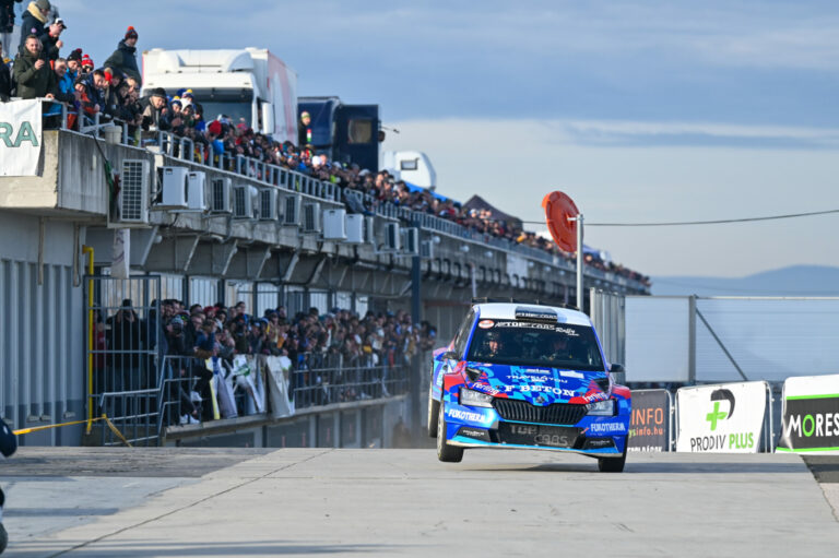 László Martin vezet a Szilveszter Rallyn 