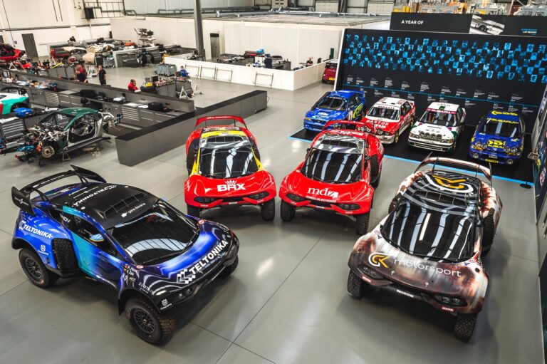 Négyautós csapattal megy a Dakarra Sebastien Loeb