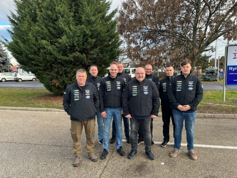 Elutazott a Dakarra a magyar csapat