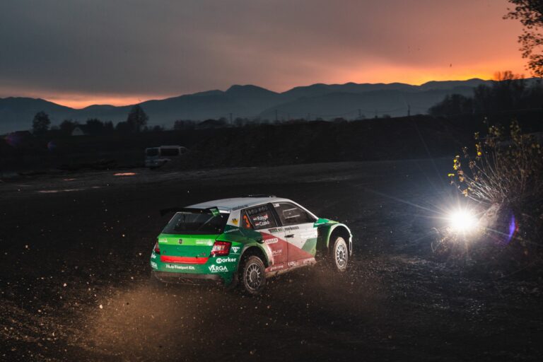 Rangáék is ott lesznek a Szilveszter Rally – Laci vezeti a Skodát