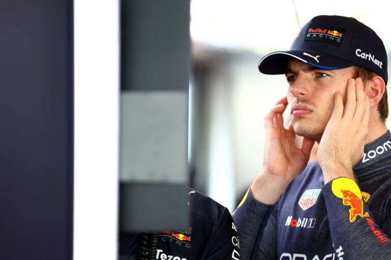 „Verstappen le sem szarja, amit mi, vagy bárki más gondol”