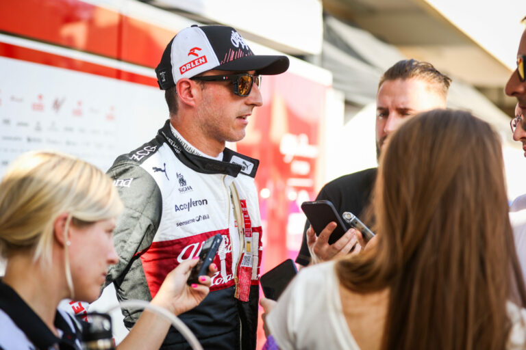 Máig „nyílt sebbel” él az F1-es álmait ralis horrorbukásával derékba törő Kubica, de nem úgy