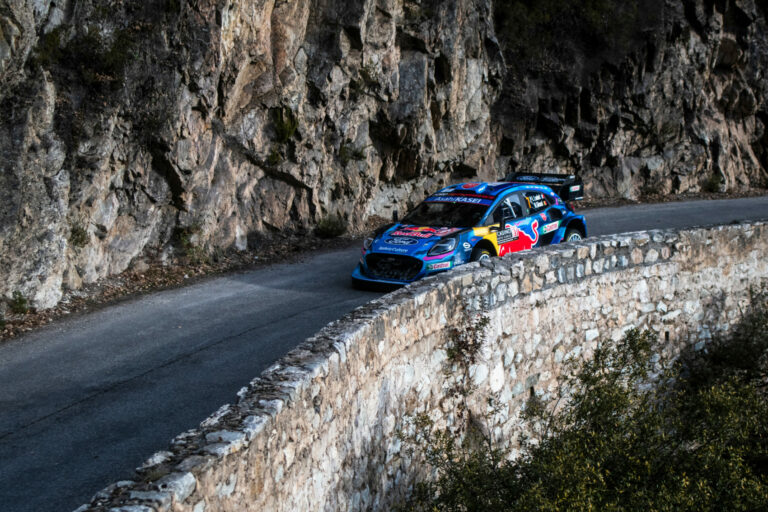 Rovanpera újabb szakaszt nyert, Loubet korlátnak csapta a Pumát