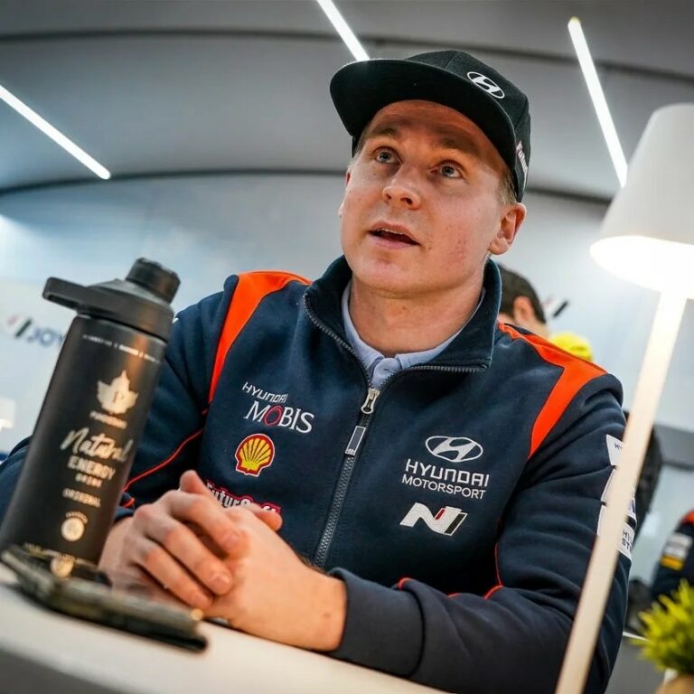 Lappinak egy második házra van szüksége a csapatruházatok miatt