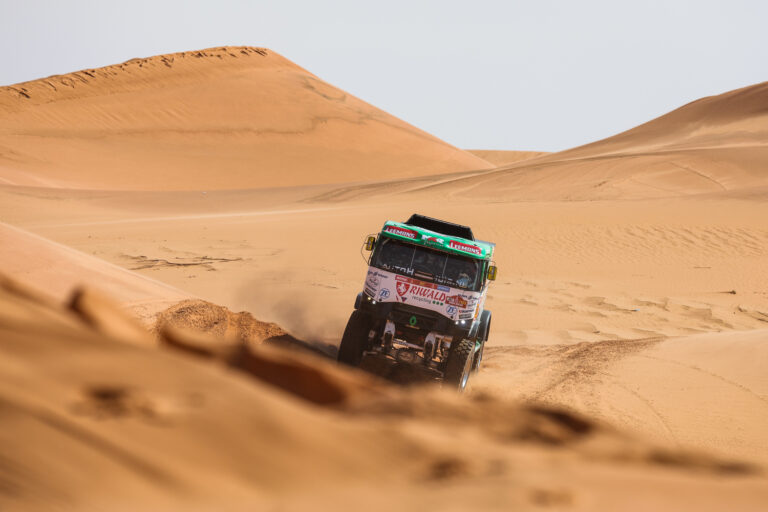 Meglepetés a kamionoknál: egy Renault nyerte a szakaszt