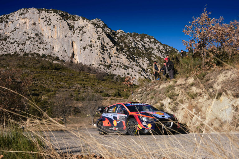 Neuville nem aggódik a Toyota sebessége miatt