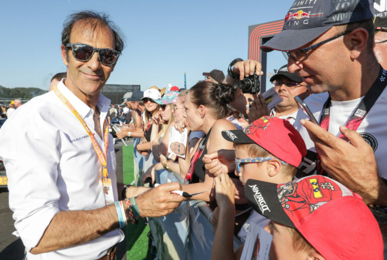 Születésnapos az expilóta, aki úgy feldühítette Vettelt, ahogy csak nagyon kevesen