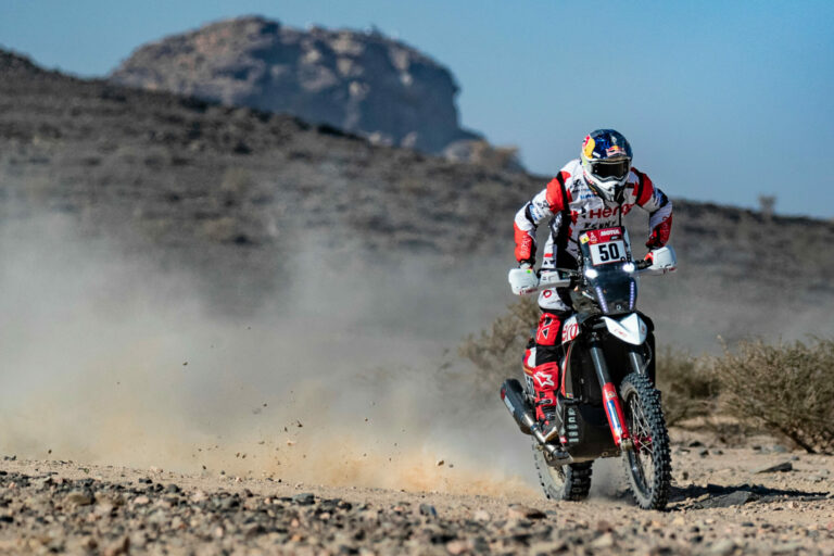 Kis híján végzetes balesete után visszatérne a Dakarra