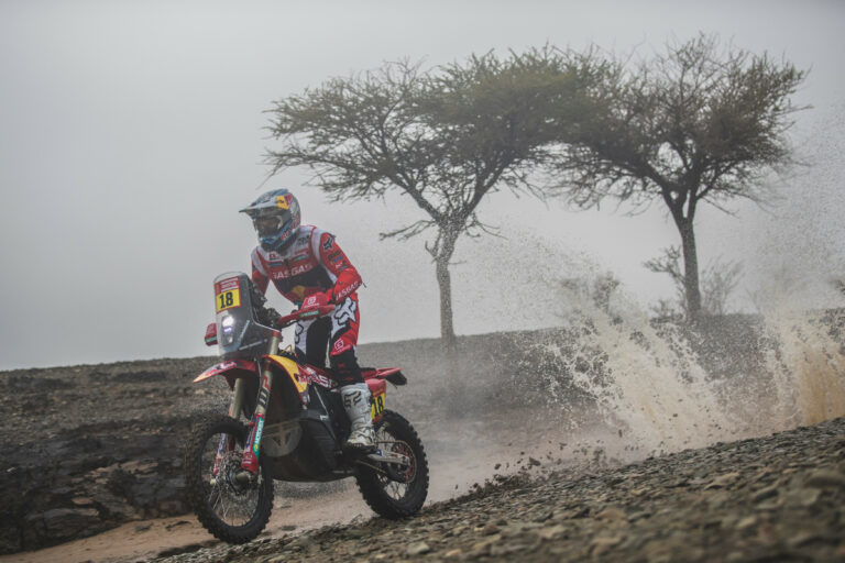 Ross Branch nyert a Dakar 8. napján, Klein egy buta hiba miatt veszítette el az első helyet