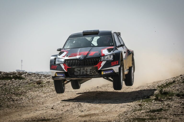 Mads Ostberg vezet Katarban, Mikkelsen defekt, Lindholm büntetés miatt vesztett időt