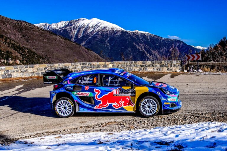 Tanak két szerződést is kapott a télen