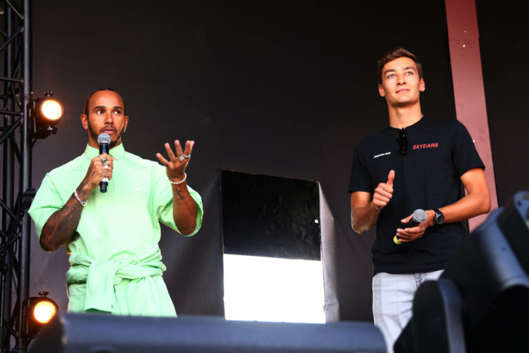 Russell meglepő kijelentést tett Lewis Hamiltonról