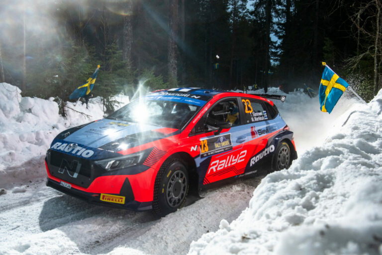 Suninen navigátora pénzbüntetést kapott