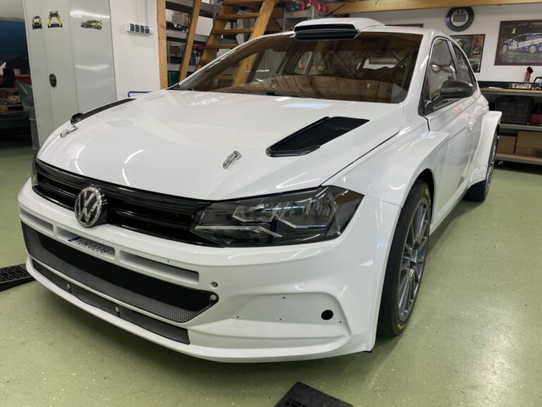 A szurkolók tervezhetik meg Turán Frigyes autójának festését