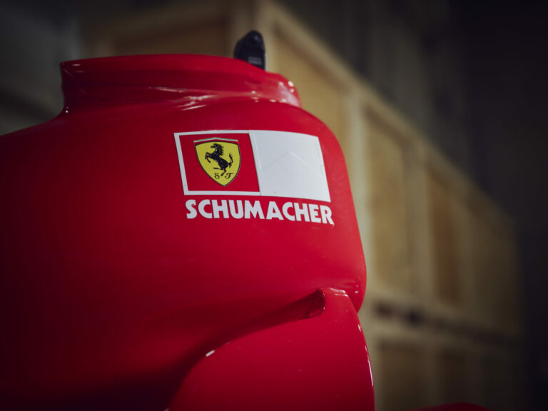 Eladó a Ferrari, ami részese volt Schumacher kedvenc világbajnoki címének