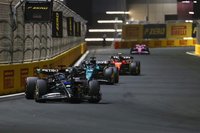 Radikális változtatást tervez, de vélhetően nem forgatná fel teljesen a hétvégéket az F1 vezére