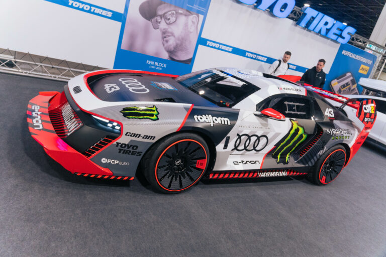 Ken Block 4,5 milliárdos autója és a Gender Racing Team új versenygépei is megtekinthetők az AMTS-en (fotók)
