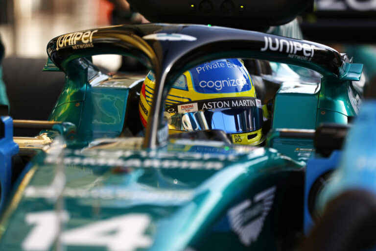 Hamilton és Russell a top 6-ba kerülésért küzdhet, Alonso a Ferrarit szorongathatja Bahreinben