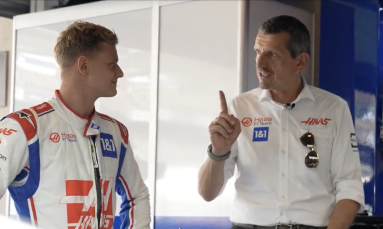 Michael Schumacher az öccse főnökét is kiosztotta, vajon a fiáért is megtette volna ugyanezt?