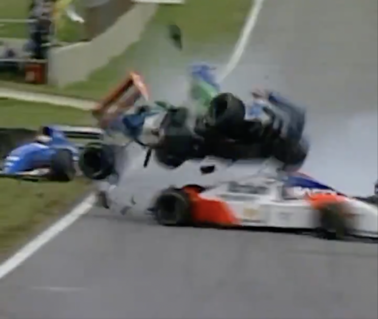 Ez lehetett volna a tragikus 94-es F1-es szezon első halálos balesete (videó)