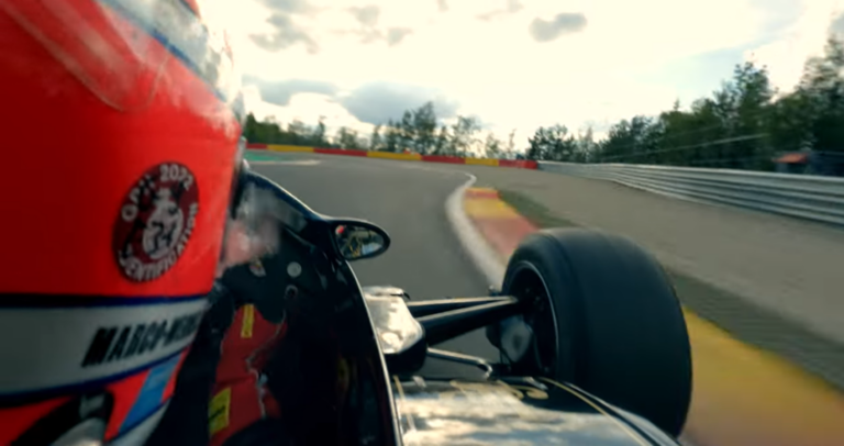 Így repeszt Mansell Lotusával a legendás pályán a pilóta, aki kiütötte Alesit Monacóban (videó)