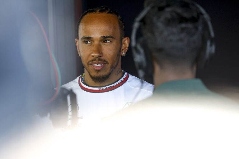 Hamilton akár már az idei szezontól Ferrariba ülhet
