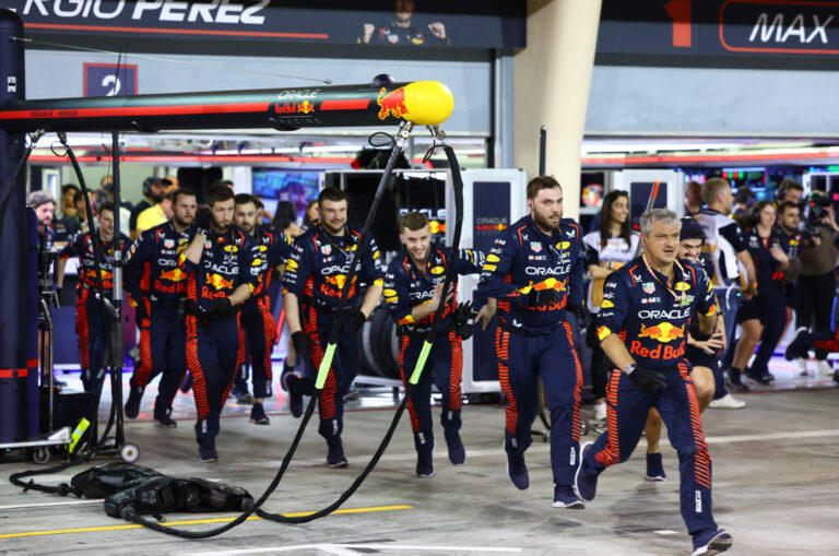 Mindenki menekült a bűz elől, amikor új trükköt vetett be a Red Bull Bahreinben
